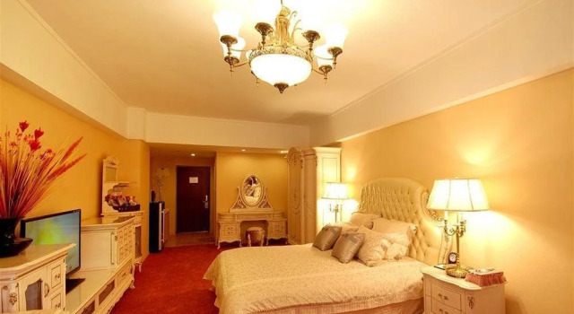Chengdu Longhu Beach Hotel