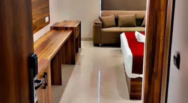 Hotel Majestic Heights, Забронировать Отель Отели Таджгандж 3 звезды, 3*