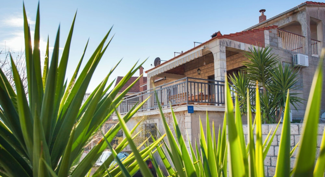 Apartment Colorful, Prenota Appartamento Hotel a Croatian Islands con parcheggio, Parcheggio