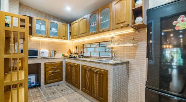 Super nice townhouse in city center, 10 minutes walk to beach, night market, Забронировать Отель СПА-отели Хуахин, рядом с Смотровая площадка Хинлекфай, SPA-услуги
