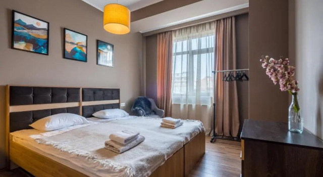 Spacious 76 qm Apartment Near City Center