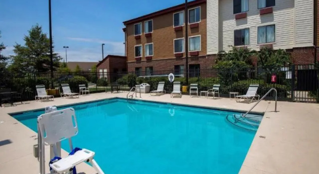 Двухместный номер Deluxe Red Roof Inn & Suites Savannah Airport