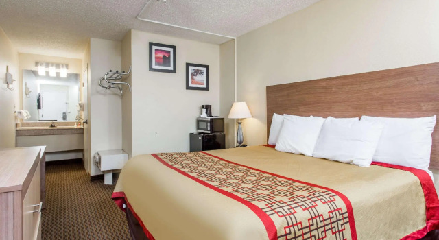 Двухместный номер Standard Days Inn by Wyndham Norfolk Airport