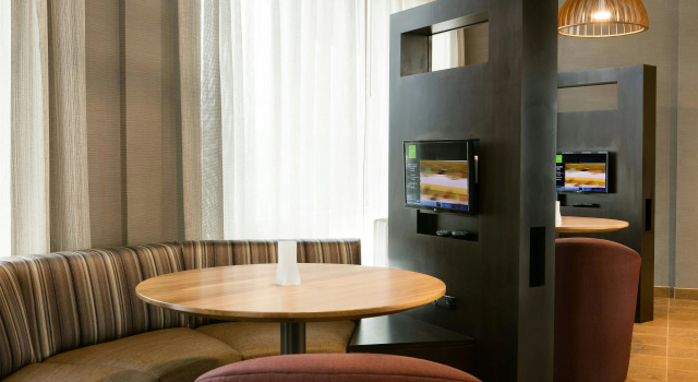 Courtyard by Marriott Omaha Bellevue Beardmore Event Center, Varaa Hotelli Bellevue Nebraska
