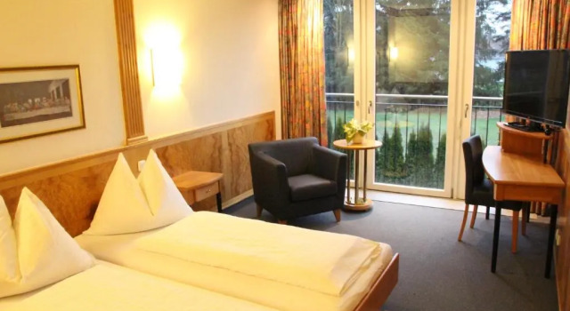 Апартаменты Hotel Alhartinger Hof