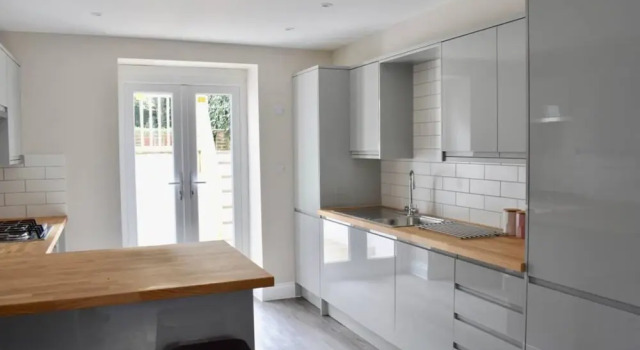 Spacious 4 Bedroom Flat in Central Brighton, Забронировать Отель Отели Исторического графства Суссекса 3 звезды, 3*