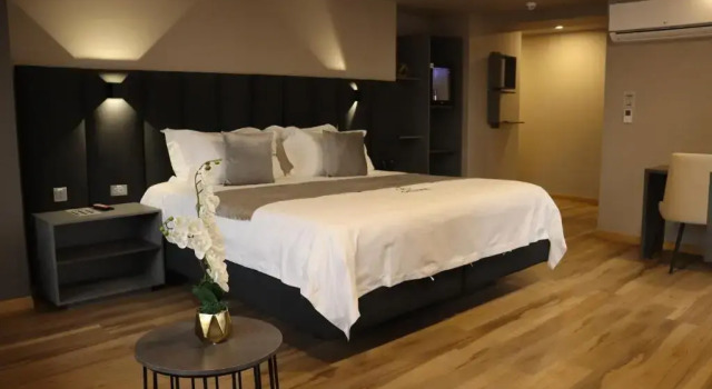 Giluxe Hotel, Забронировать Отель Отели Перейра с парковкой, рядом с Cathedral of Our Lady of Poverty, Парковка