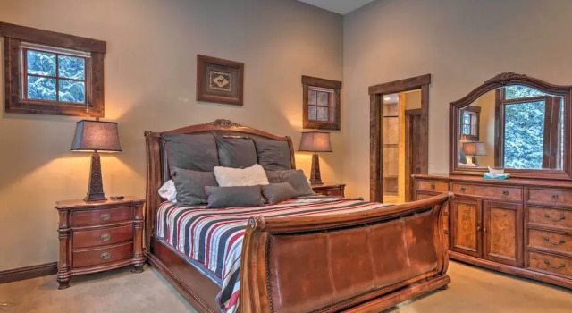 Blue River Home w/ Hot Tub, 6 Mi to Skiing!, Buchen Sie Ferienhaus Blue River 