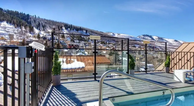 Lift Lodge 2 Bedrooms LLC103 by KBM, Забронировать Отель Парк-Сити Deer Valley - The Canyons, рядом с Mountain Town Olive Oil