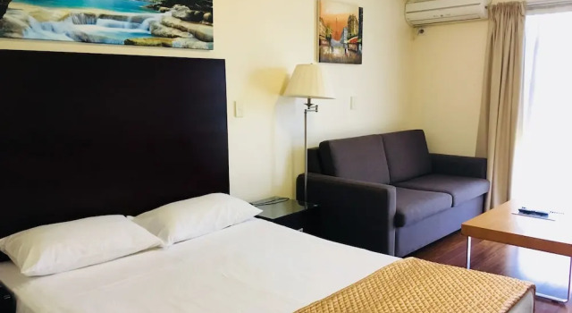 Номер Deluxe Centenary Motor Inn