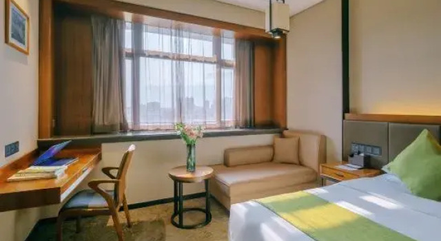 Люкс Deluxe Metropolol Hotel Zhongshan West District Branch