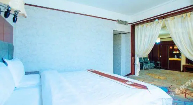 Люкс Business Sunshine Hotel