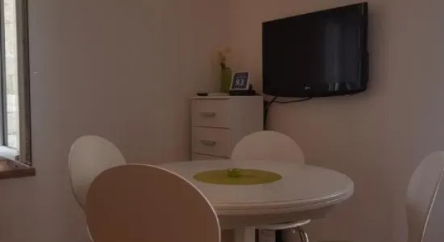 Apartments Karlo, Забронировать Апартаменты/квартира Макарска Biokovo Nature Park, рядом с Францисканский монастырь