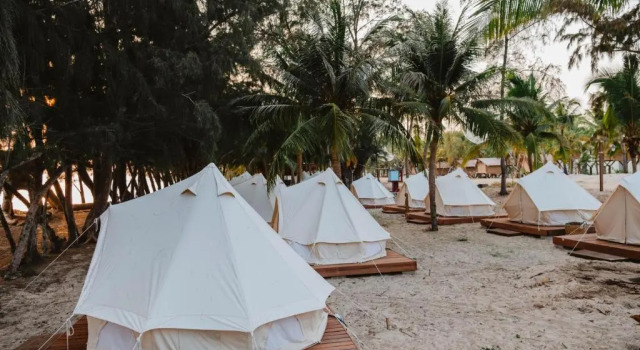 Семейный тент с видом на море Hola Beach-Beach Club & Eco Glamping Resort