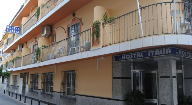 Hostal Italia, Забронировать Отель Отели Фуэнхирола с завтраком, рядом с Пристань Puerto Deportivo de Fuengirola, Завтраки
