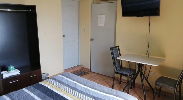 Hostal Encantos AQP, Prenota Hotel Hotel a Arequipa con parcheggio, Parcheggio