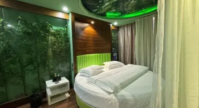 Suite Green Fruit Theme Hotel