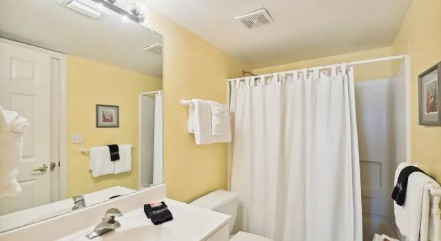 Номер Standard Seacrest 707 is a Gulf Front 2 BR on Okaloosa Island by RedAwning
