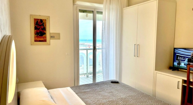 Hotel Adria, Забронировать Отель Отели Морского Милана с бассейном, Бассейн