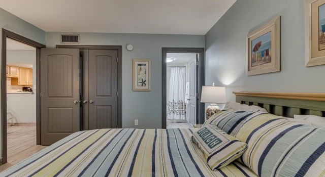 Gulf Tower 8b 2 Bedroom Condo by RedAwning