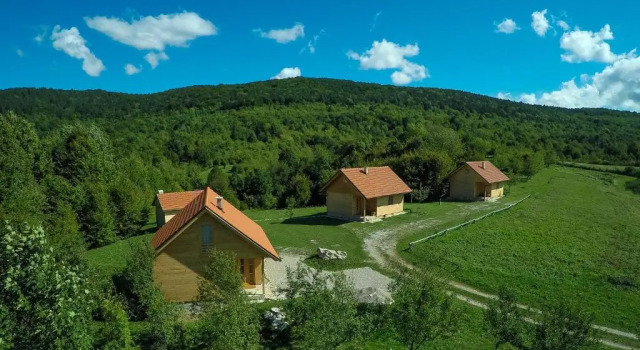 Коттедж с 2 комнатами Holiday Homes Eko Klanac