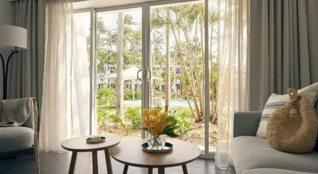 Двухместный номер Standard с балконом и с видом на бассейн Daydream Island Resort