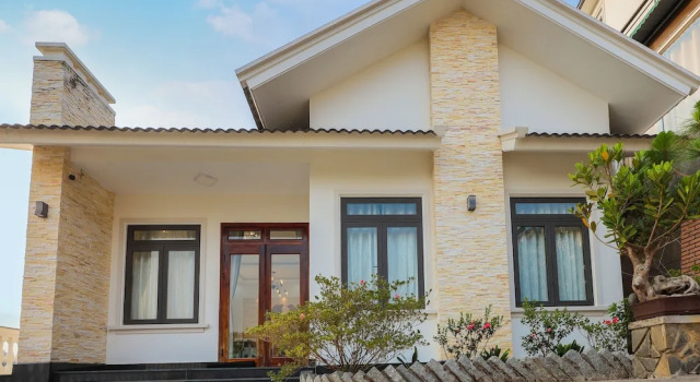 Sen Da Villa - Succulent Villa, Забронировать Вилла Отели Далата с парковкой, рядом с Thien Vuong Pagoda, Парковка