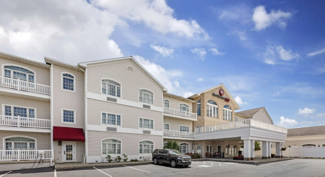 Best Western Plus Dutch Haus Inn and Suites, Buchen Sie Hotel SPA-Hotels in Columbiana, SPA