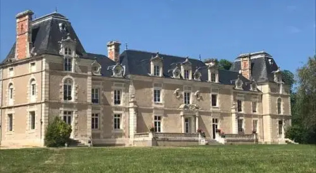 Château de la Guillonnière, Забронировать Отель Отели Дьен с бассейном, Бассейн
