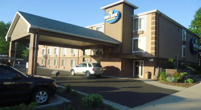 TownHouse Extended Stay Hotel Downtown, Book Hotel Lincoln Nebraska