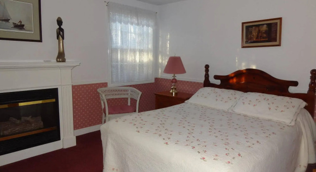 Canterbury Inn, Rezervasyon Otel Niagara Wine Region Ontario