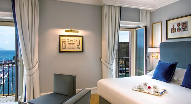 Двухместный номер Deluxe с видом на море Grand Hotel Santa Lucia