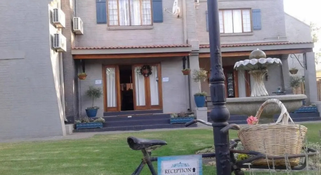 Tuscana Villa Guesthouse, Book Villa Hoteller i Kroonstad med pool, Swimmingpool