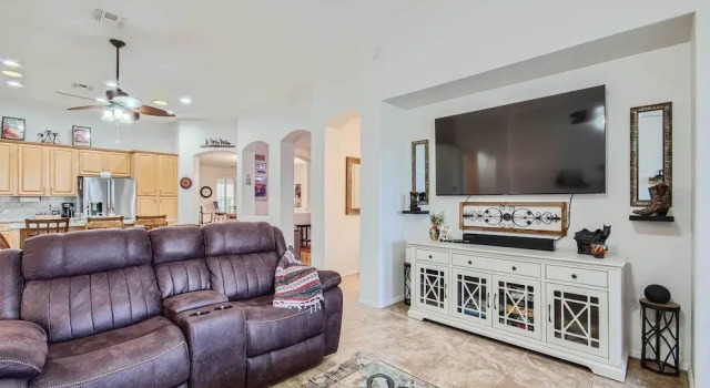 Pool Table + Bar! Family-Friendly Phoenix Retreat, Забронировать Дом для отпуска Эйвондейл 