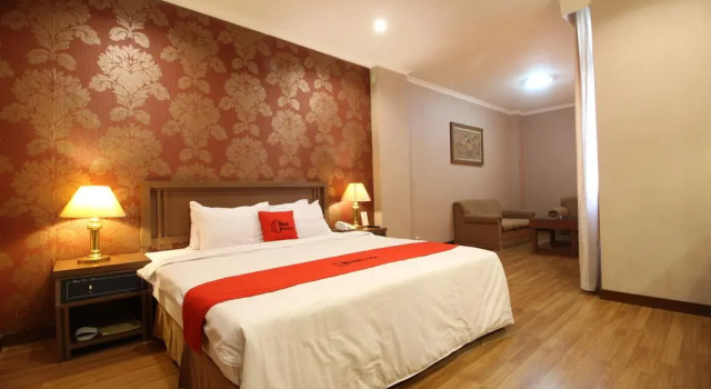 RedDoorz Premium @ Slamet Riyadi 2