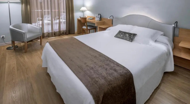 Двухместный номер Standard с балконом Mònica Hotel