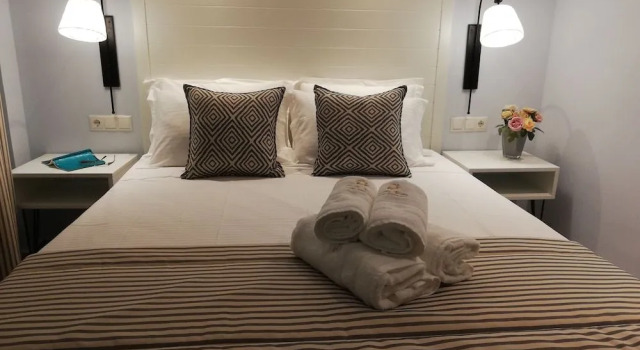 Bella Vista Luxury Apartments, Book Apartment Chrisi Akti 