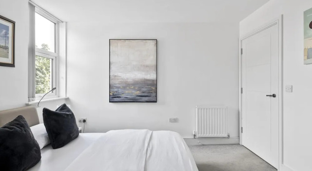 Апартаменты Luxurious 2 Bedroom Apartment With Free Parking