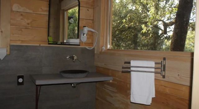 Трёхместный номер Standard Les Cabanes Dans Les Bois Logis Hôtel
