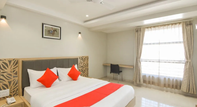OYO Flagship 19307 Hotel Season Choice