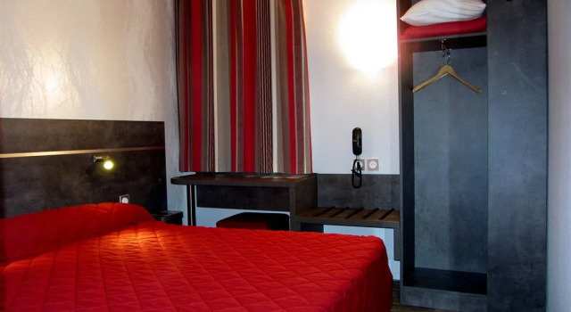Hotel Central, Забронировать Отель Отели Grenoble Area с завтраком, Завтраки