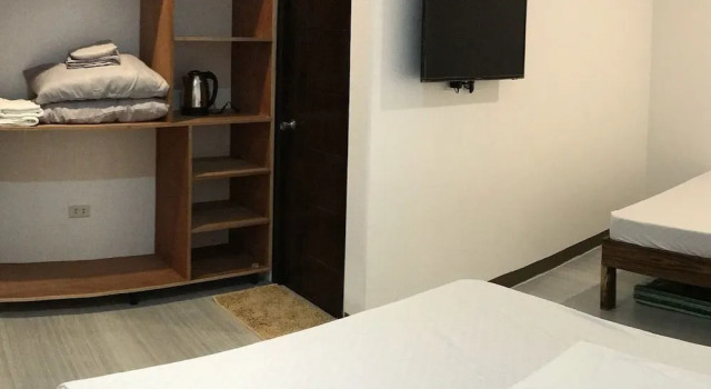 Четырёхместный номер Standard с балконом Seabreeze Beach Lodge