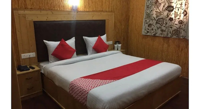 Holiday Villa by OYO Rooms, Забронировать Вилла Коттеджи Jammu & Kashmir Ski, Коттедж