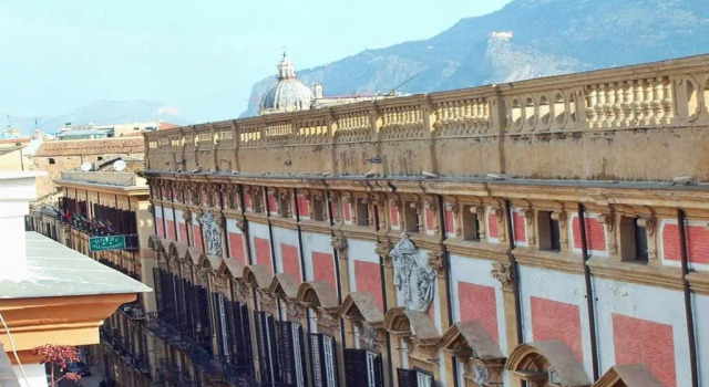 La Terrazza di Massimo, Забронировать Отель Отели Палермо с парковкой, рядом с San Francesco D'Assisi Basilica - Palermo, Парковка