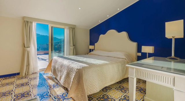 Hotel La Vue dOr, Забронировать Отель Бизнес-отели Сорренто, рядом с Sedile Dominova, 4* 5*