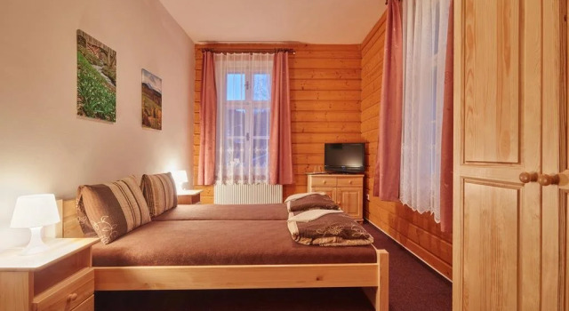 Penzion Flora, Rezerwuj Hotel Jańskie Łaźnie Kraj hradecki