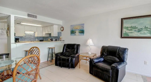 Little Shell Sm152 Condo
