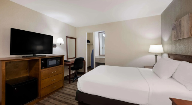 SureStay Plus by Best Western Woodbury Inn