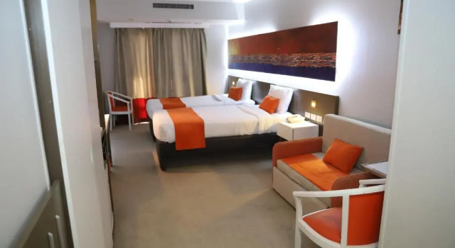 Полулюкс Отель Aswan Plaza Corniche