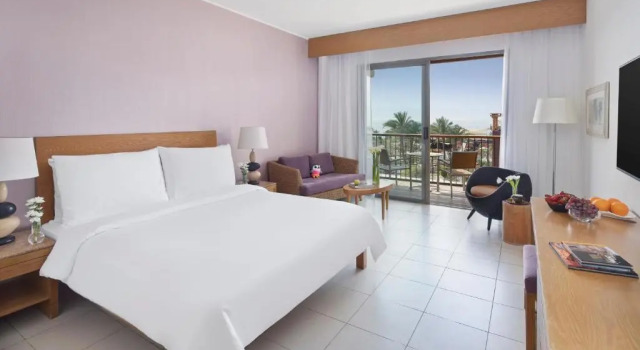 Двухместный номер Superior с видом на море Mövenpick Resort & Spa Tala Bay Aqaba